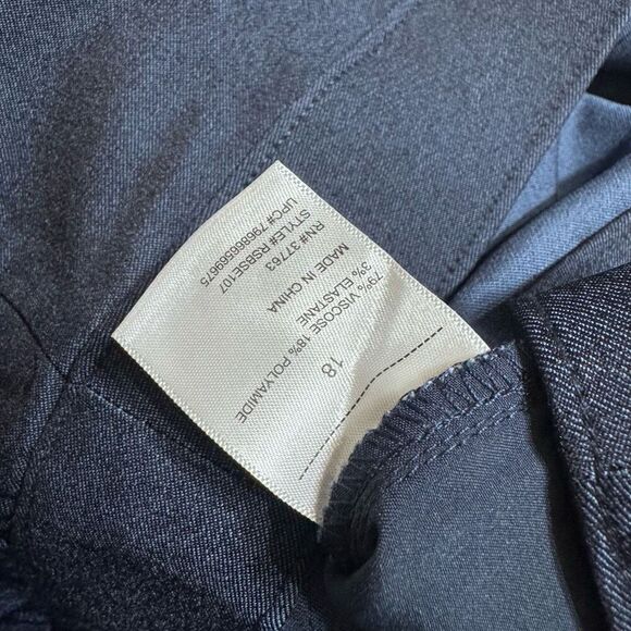 Rafaella bundle 2 shorts black and blue stretch shorts Bermuda size 18 NWT - Picture 9 of 10